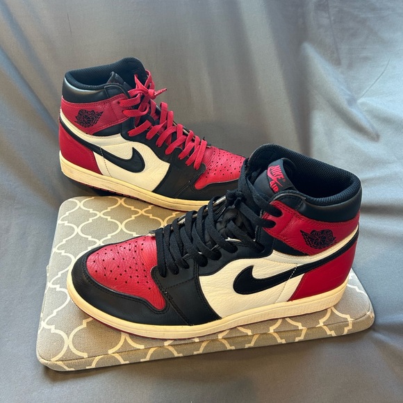 Air Jordan 1 Retro High OG 'Bred Toe' - Picture 7 of 12